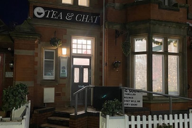 Closed Nuneaton town centre cafe to re-open as sign says ‘we are thrilled’